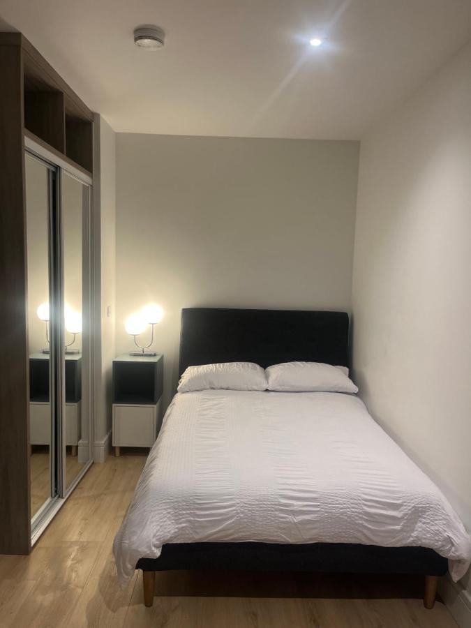 Apartment Aeropartment & Aerotel, London Heathrow Airport, Terminal 4, Ev Stations & Cheap Parking On Site!