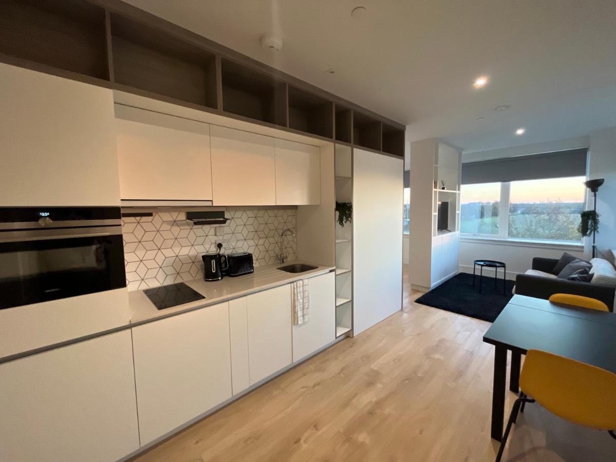 Aeropartment & Aerotel, London Heathrow Airport, Terminal 4, Ev Stations & Cheap Parking On Site! *